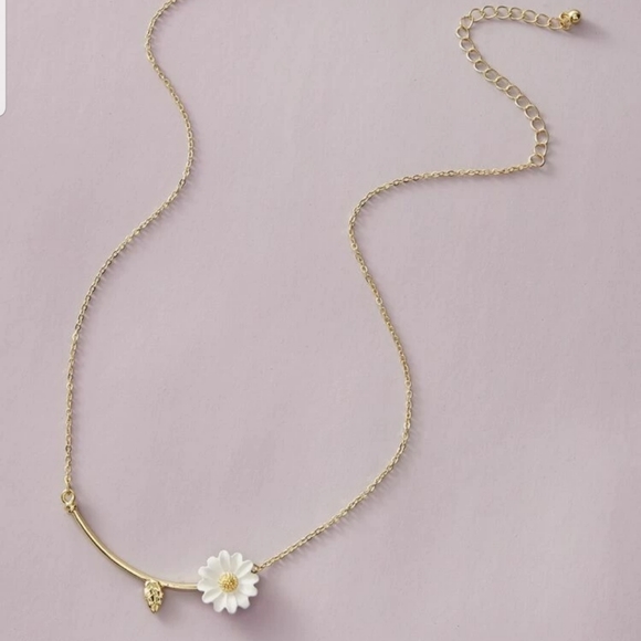 *Autumn* Daisy Necklace - Picture 3 of 4